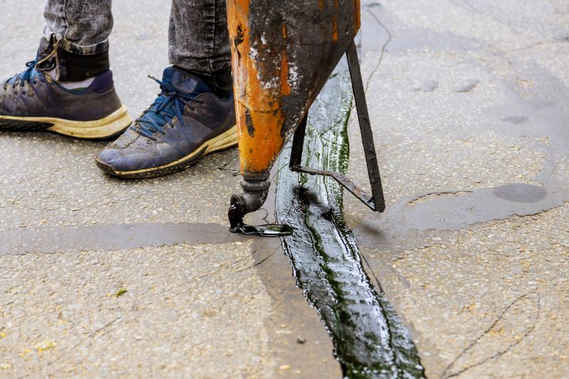 Asphalt Crack Filling Service