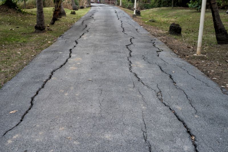 Asphalt Crack Filling Service detail