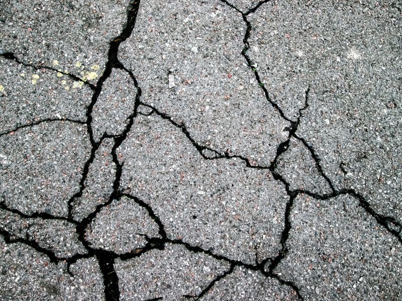 Asphalt Crack Filling Service detail